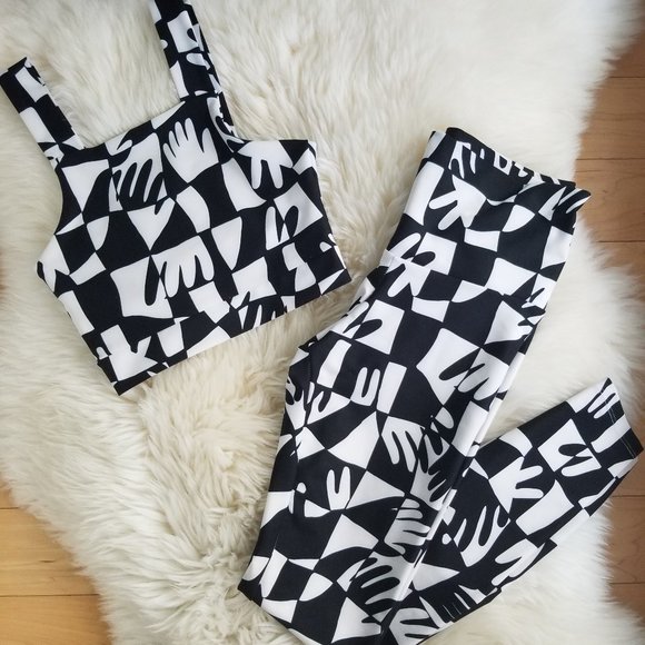 NWT Anthropologie | Hand print stretch workout top - Picture 8 of 13